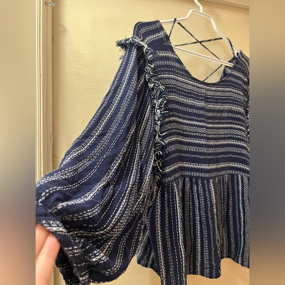 ⚫️ BOGO Blue Rain Navy Striped Women's Top with Fringe Details Size Small - Picture 3 of 9
